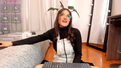 Snapshot of elecktra_sweet chatting on January 4, 7:34 pm Elecktra online show from January 4, 7:34 pm