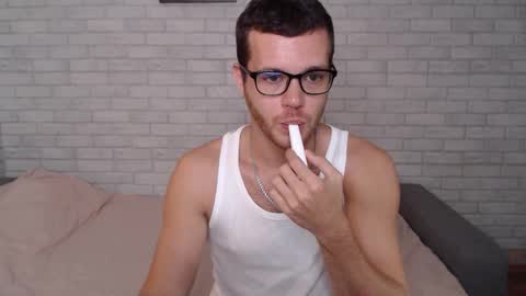 Snapshot of electric_smile chatting on September 23, 9:45 am Alex online show from September 23, 9:45 am