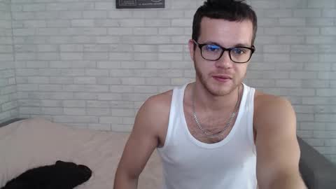 Snapshot of electric_smile chatting on September 24, 7:33 am Alex online show from September 24, 7:33 am