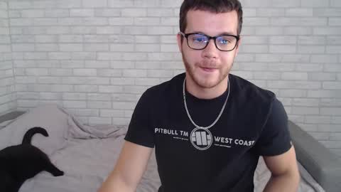 Snapshot of electric_smile chatting on September 30, 7:57 am Alex online show from September 30, 7:57 am