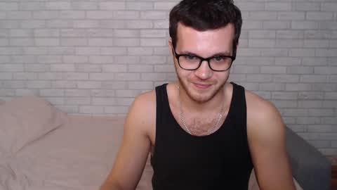 Snapshot of electric_smile chatting on October 20, 5:35 pm Alex online show from October 20, 5:35 pm