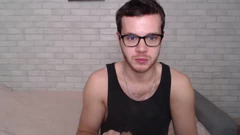 Snapshot of electric_smile chatting on October 21, 7:09 am Alex online show from October 21, 7:09 am