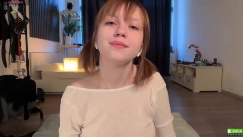 Snapshot of electric_woman chatting on November 4, 9:52 am Aleksa online show from November 4, 9:52 am