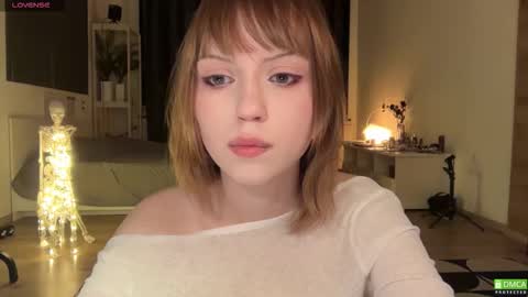 Snapshot of electric_woman chatting on December 19, 2:35 pm Aleksa online show from December 19, 2:35 pm