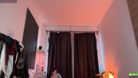 Snapshot of electric_woman chatting on January 16, 9:13 am Aleksa online show from January 16, 9:13 am