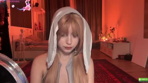 Snapshot of electric_woman chatting on April 6, 7:15 pm Aleksa online show from April 6, 7:15 pm