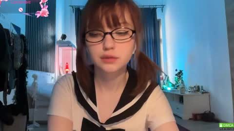 Snapshot of electric_woman chatting on April 18, 11:14 am Aleksa online show from April 18, 11:14 am