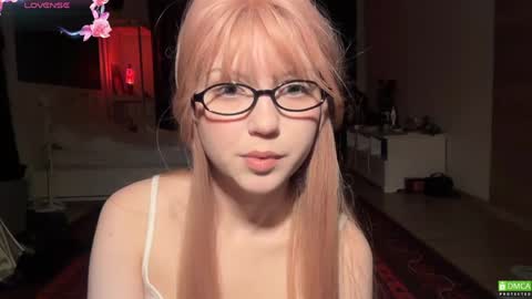 Snapshot of electric_woman chatting on April 19, 6:07 pm Aleksa online show from April 19, 6:07 pm
