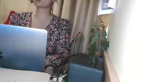 Julia Follow me on Onlyfansju grosroberts online show from December 15, 9:42 pm