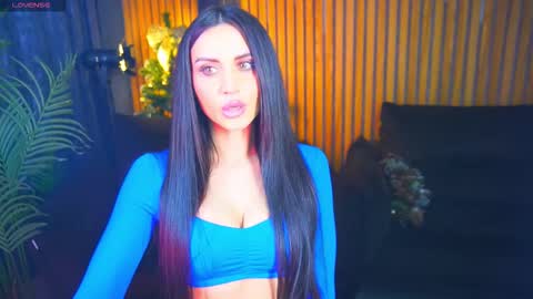 elegant_mysterious online show from January 14, 10:58 pm