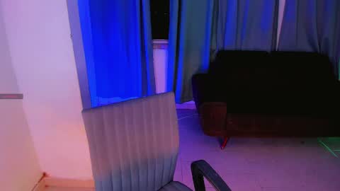 eleih online show from May 13, 2:09 am