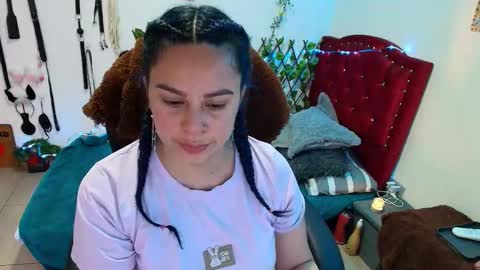 Snapshot of elektra_32 chatting on November 18, 5:23 am elektra online show from November 18, 5:23 am