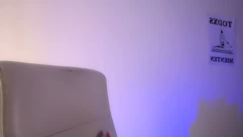 Snapshot of elektra_sky11 chatting on January 29, 2:53 pm Elektra Sky online show from January 29, 2:53 pm