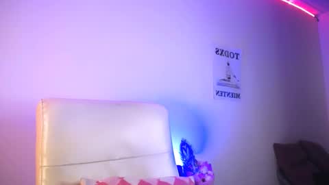 Snapshot of elektra_sky11 chatting on November 21, 8:51 pm Elektra Sky online show from November 21, 8:51 pm