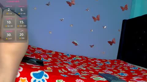 Snapshot of elektrasexy18 chatting on February 24, 9:43 am chiqui online show from February 24, 9:43 am