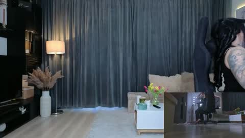 Snapshot of elektravelvet chatting on March 10, 7:35 am ElektraSheDemon online show from March 10, 7:35 am