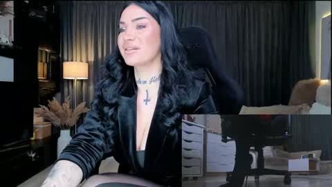 Snapshot of elektravelvet chatting on March 18, 7:11 am ElektraSheDemon online show from March 18, 7:11 am