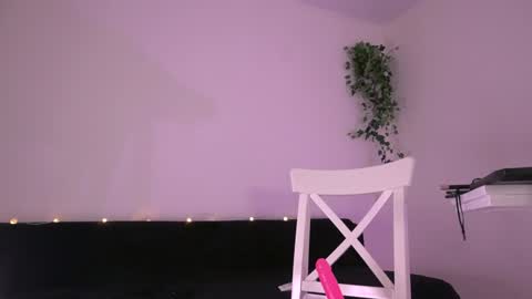 Snapshot of elena_li chatting on February 3, 12:15 am elena_li online show from February 3, 12:15 am