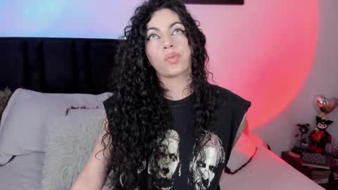 Snapshot of elena_lust chatting on September 24, 6:17 am Elena online show from September 24, 6:17 am