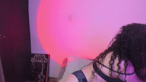 Snapshot of elena_lust chatting on November 8, 5:40 am Elena online show from November 8, 5:40 am