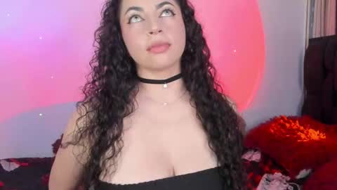 Snapshot of elena_lust chatting on January 9, 2:53 pm Elena online show from January 9, 2:53 pm