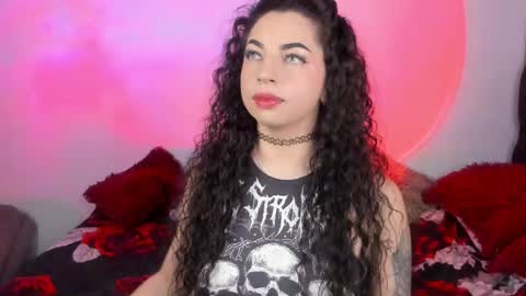 Snapshot of elena_lust chatting on January 18, 6:17 am Elena online show from January 18, 6:17 am