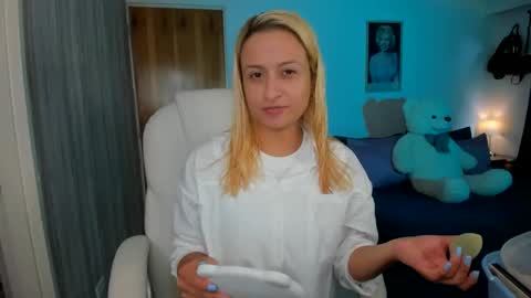 Elena online show from March 28, 7:02 pm