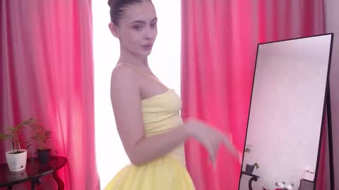 Snapshot of elena_vysotskaya chatting on February 27, 9:09 am Elena online show from February 27, 9:09 am