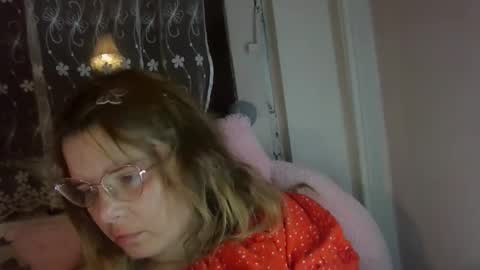 Snapshot of elenaflirt chatting on November 21, 4:27 pm Elena online show from November 21, 4:27 pm