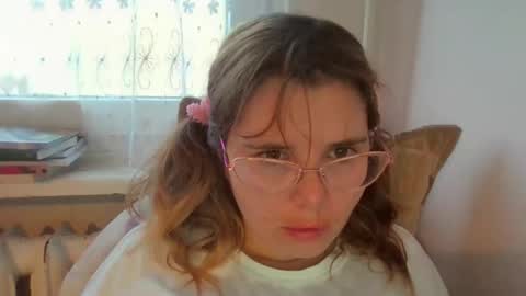 Snapshot of elenaflirt chatting on December 14, 2:33 pm Elena online show from December 14, 2:33 pm