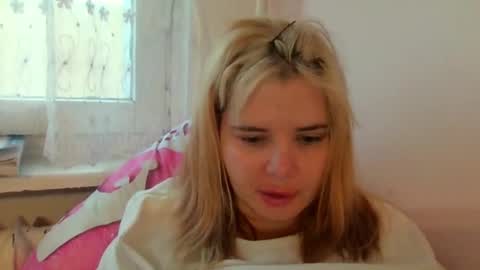 Snapshot of elenaflirt chatting on February 16, 3:52 pm Elena online show from February 16, 3:52 pm