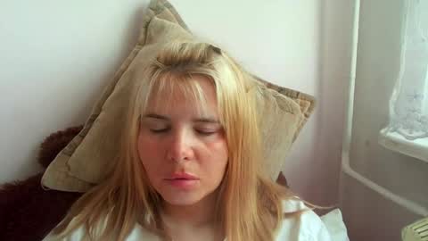 Elena online show from April 10, 1:16 pm