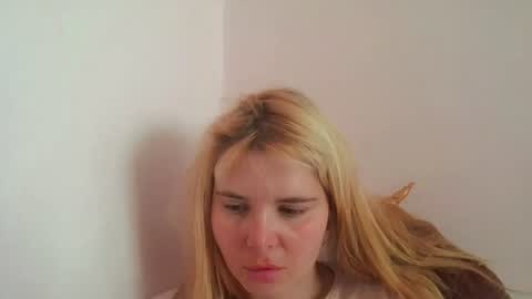 Snapshot of elenaflirt chatting on July 19, 10:08 am Elena online show from July 19, 10:08 am