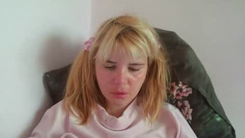 Snapshot of elenaflirt chatting on July 20, 3:03 pm Elena online show from July 20, 3:03 pm