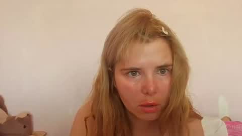 Snapshot of elenaflirt chatting on July 24, 8:45 am Elena online show from July 24, 8:45 am
