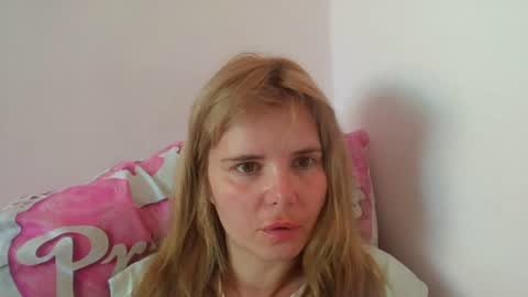 Snapshot of elenaflirt chatting on July 25, 2:14 pm Elena online show from July 25, 2:14 pm