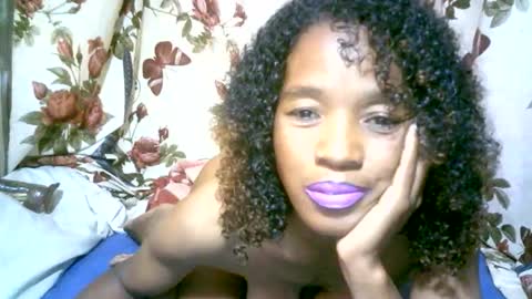 Snapshot of elenah0123 chatting on September 19, 6:59 am elenah013 online show from September 19, 6:59 am