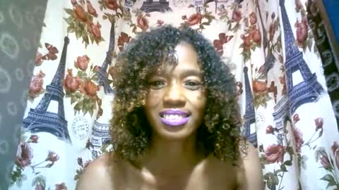 Snapshot of elenah0123 chatting on September 22, 6:37 am elenah013 online show from September 22, 6:37 am