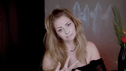 Snapshot of eleonorrres chatting on November 1, 7:10 am Elli online show from November 1, 7:10 am