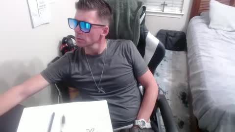 Walker online show from October 2, 3:24 am