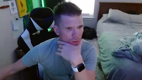 Snapshot of elevatetlb chatting on December 2, 5:41 pm Walker online show from December 2, 5:41 pm