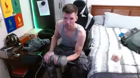 Snapshot of elevatetlb chatting on January 12, 8:08 am Walker online show from January 12, 8:08 am