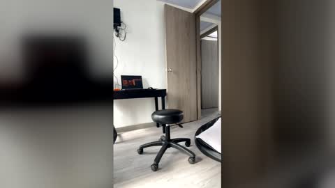 elferjuan1310 online show from May 22, 2:01 pm
