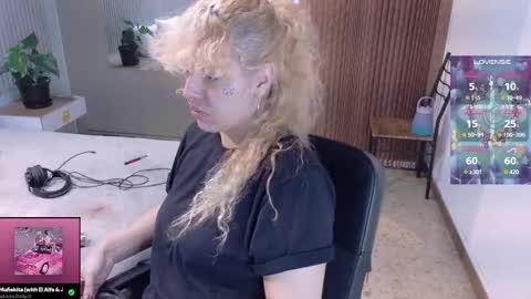 Snapshot of eli666uwu chatting on September 24, 11:35 am eli666uwu online show from September 24, 11:35 am