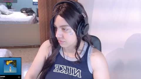 Snapshot of eli666uwu chatting on October 2, 6:15 pm eli666uwu online show from October 2, 6:15 pm