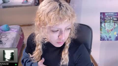 Snapshot of eli666uwu chatting on October 9, 10:02 am eli666uwu online show from October 9, 10:02 am