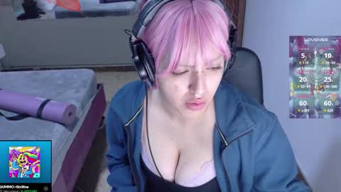 Snapshot of eli666uwu chatting on October 20, 4:07 pm eli666uwu online show from October 20, 4:07 pm