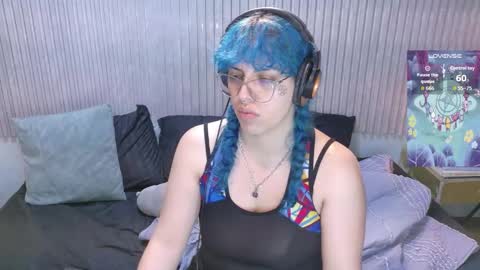 Snapshot of eli666uwu chatting on December 22, 10:45 am eli666uwu online show from December 22, 10:45 am