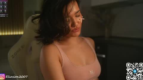 Snapshot of eli_asian chatting on April 23, 3:03 pm Eli online show from April 23, 3:03 pm