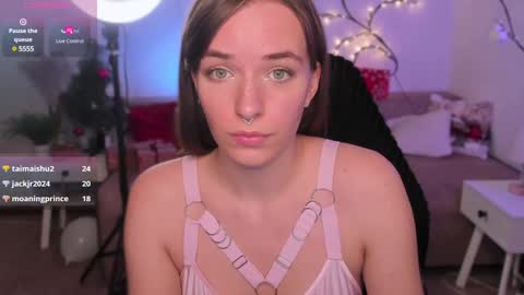 Snapshot of eli_llie chatting on January 4, 7:44 pm Eli online show from January 4, 7:44 pm